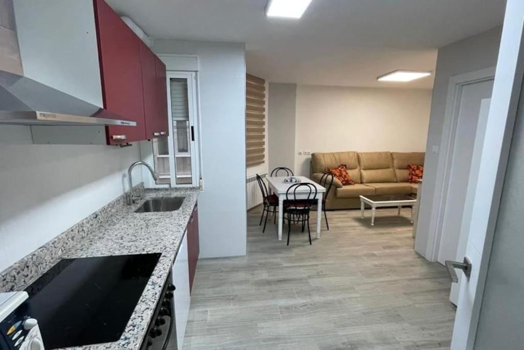 Piso Turistico Avda Del Castillo Apartamento Ponferrada Exterior foto